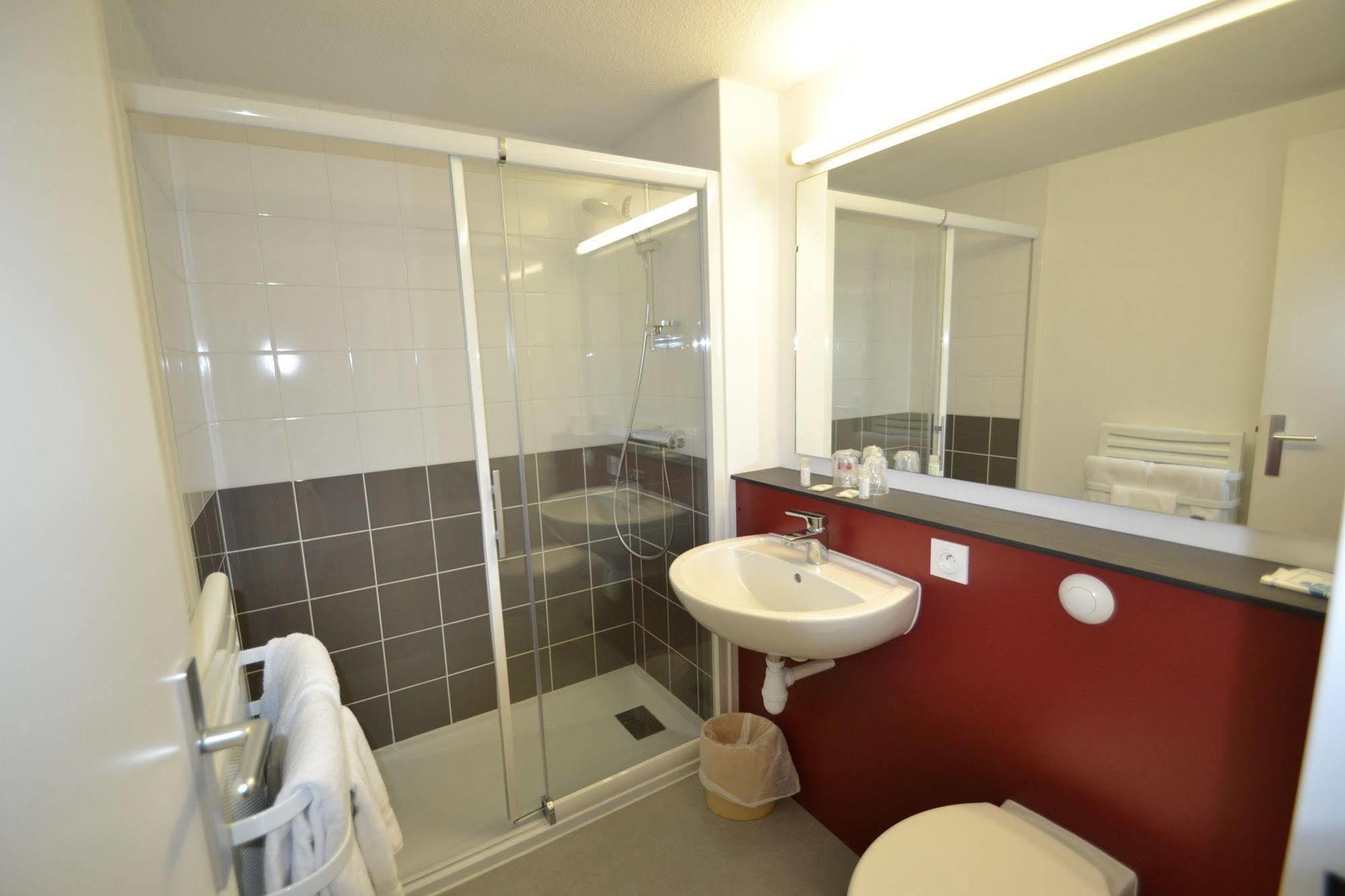 Brit Hotel Mayenne Luaran gambar