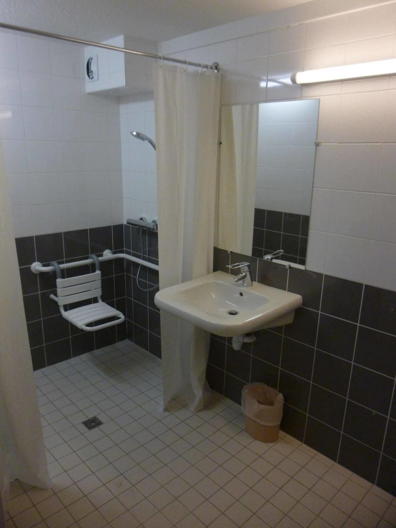 Brit Hotel Mayenne Luaran gambar